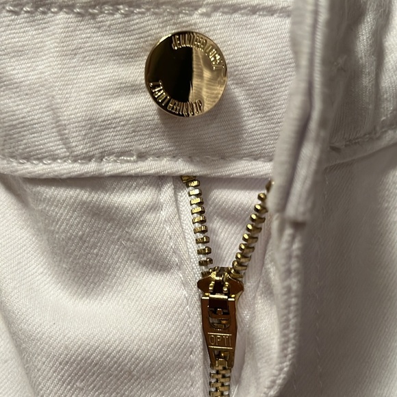 NWT Jennifer Lopez White denim capri Size 8 - Picture 7 of 7